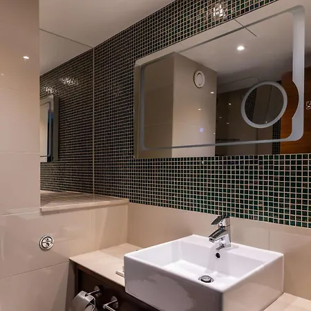 100 Queen'S Gate Hotel London, Curio Collection By Hilton Exterior photo