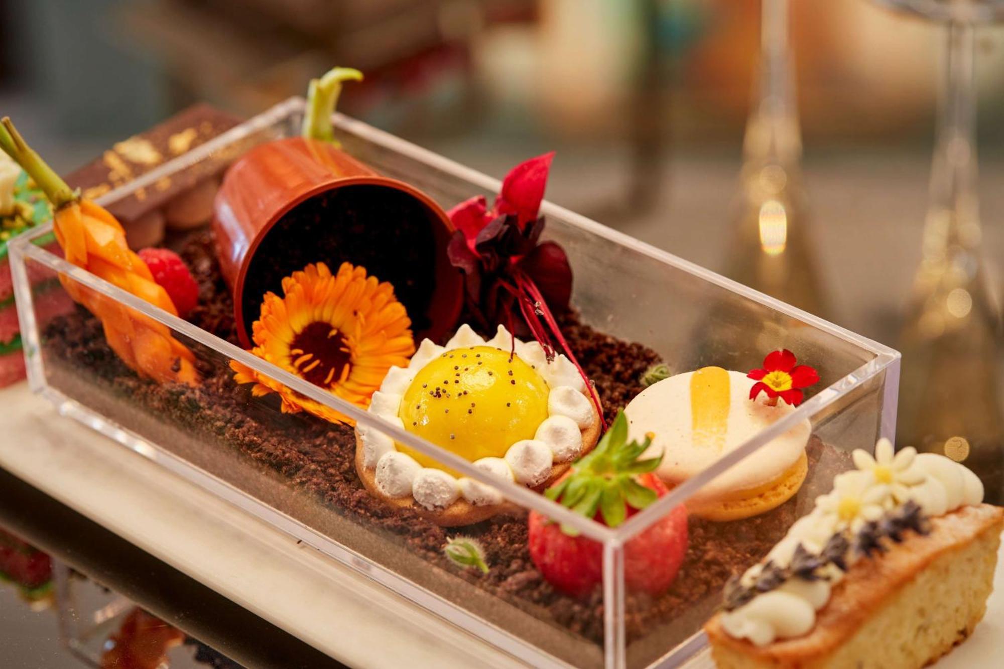 100 Queen's Gate London, Curio Collection By Hilton 5* Londen