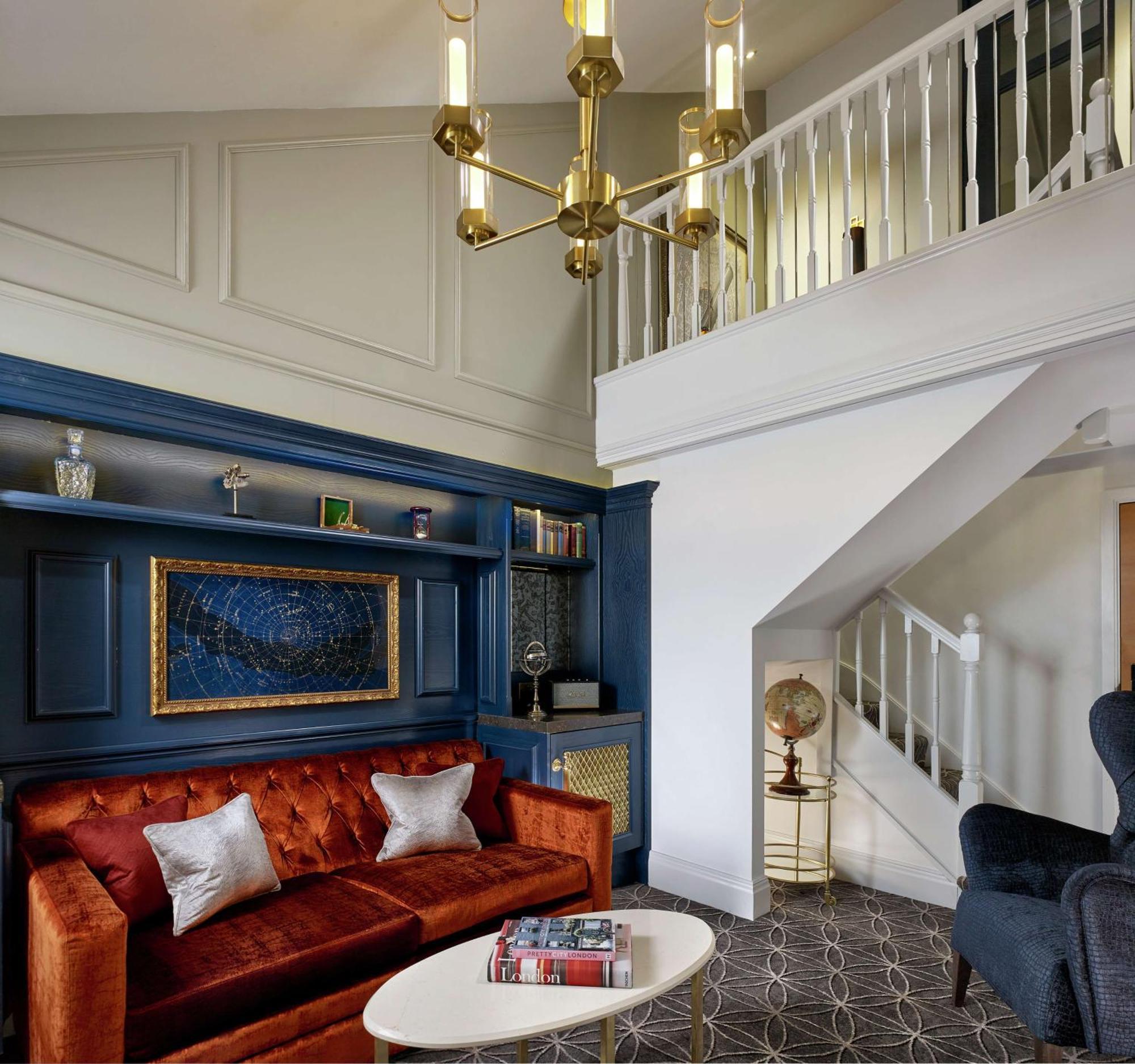 100 Queen's Gate London, Curio Collection By Hilton Londen