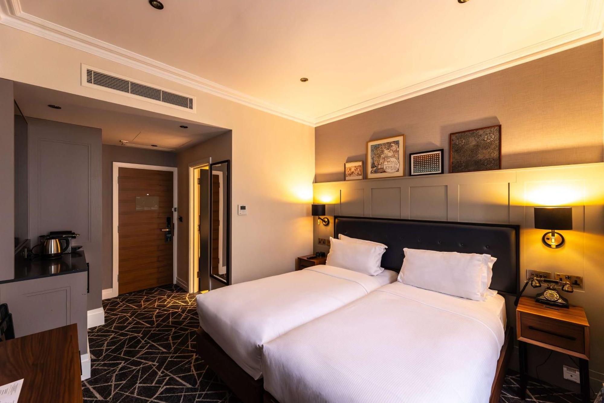 100 Queen's Gate London, Curio Collection By Hilton Hotel Londen