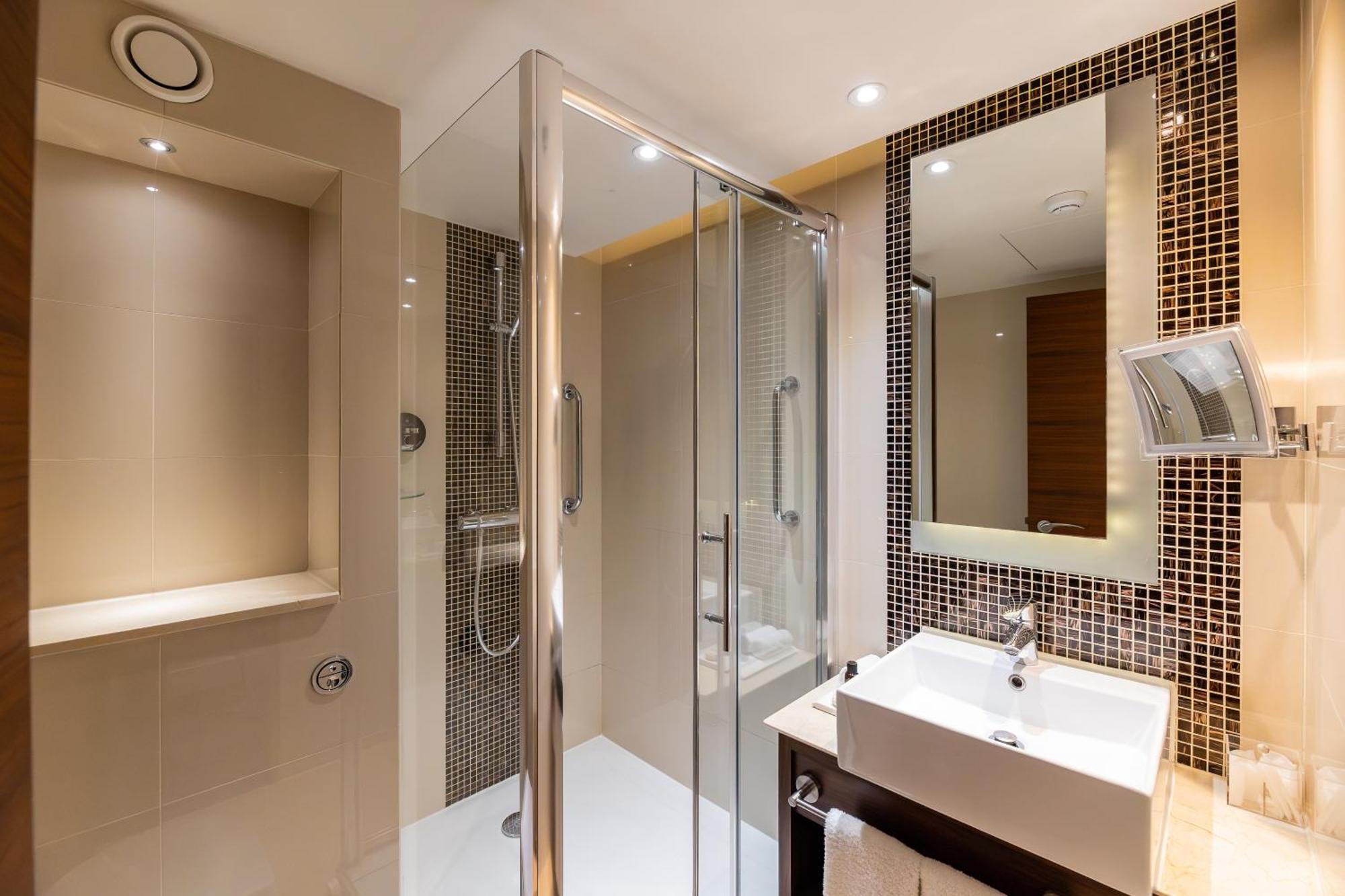 100 Queen's Gate London, Curio Collection By Hilton 5* Londen