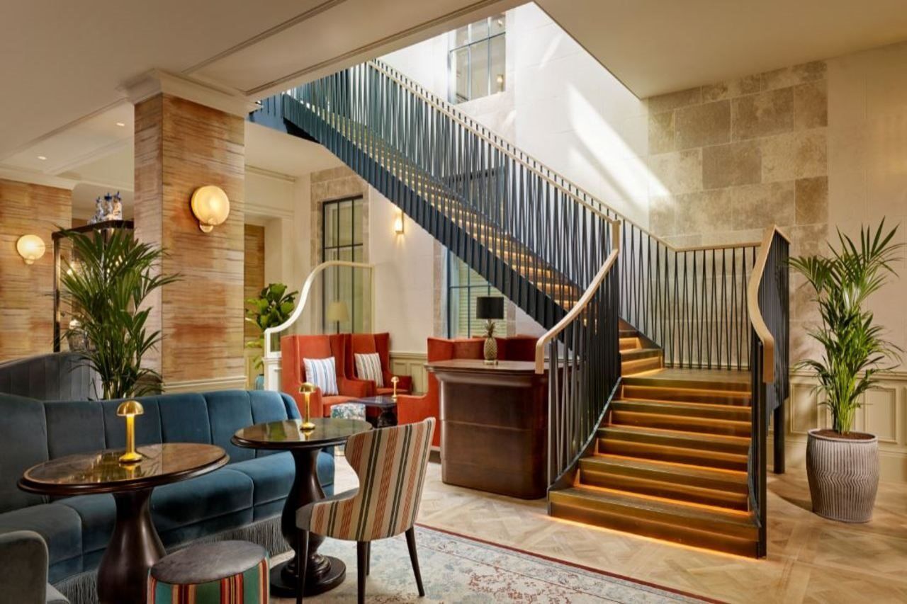 100 Queen's Gate London, Curio Collection By Hilton Londen